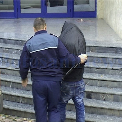 Botoșănean reținut pentru încălcarea ordinului de protecție