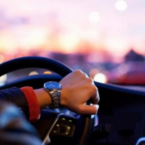 Incident cu o mașină fără permisiune de conducere în Poiana Mărului