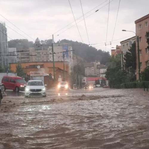 Inundațiile afectează 41 de școli și grădinițe din Galați