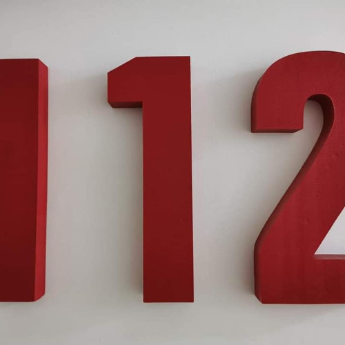 Trei persoane sancționate pentru apeluri abuzive la 112