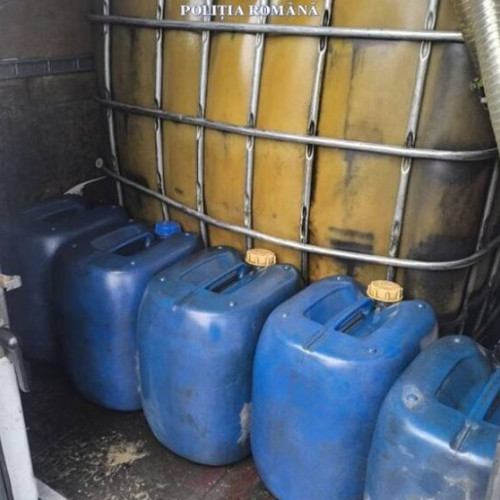 Politistii suceveni confiscă peste două tone de motorină de contrabandă