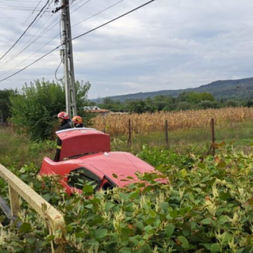 Accident grav în Argeș: o mașină a ajuns în canal