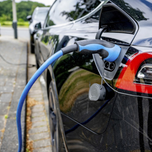 Norvegia a depășit numărul mașinilor pe benzină cu cele electrice