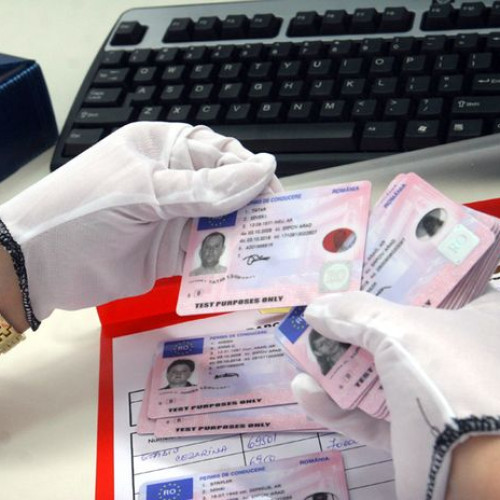 Retea de corupție în obținerea permiselor auto descoperită în Botoșani