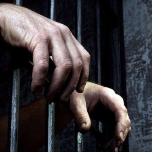 Tânărul din Hunedoara condamnat pentru furturi și planuri de vânzare de droguri