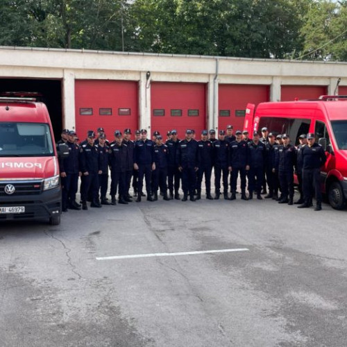 Pompierii din Botoșani ajută comunitățile afectate de inundații din județul Galați