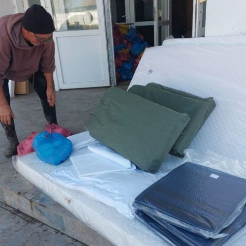 Zece tiruri cu ajutoare umanitare sosesc la Galați