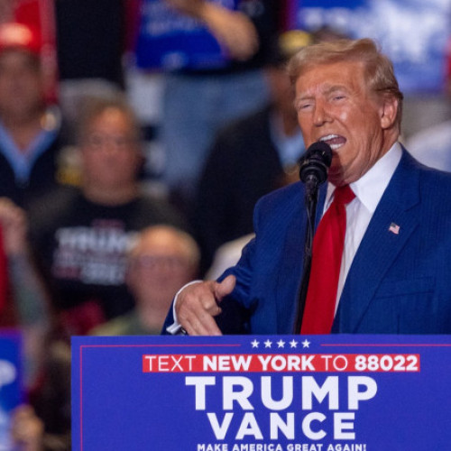 Donald Trump se compară cu Elvis Presley, afirmând că atrage mult mai multe mulțimi