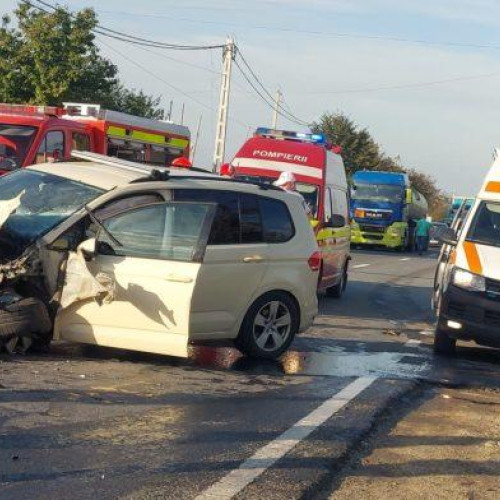 Accident grav la Botoșani, cinci persoane rănite
