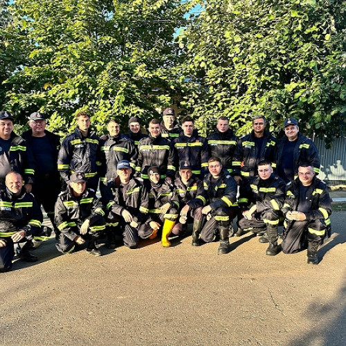 Pompierii sătmăreni intervin în sprijinul celor afectați de inundații în județul Galați