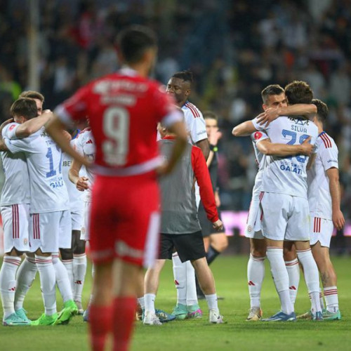 Otelul joacă cu Dinamo într-un meci crucial pentru podium