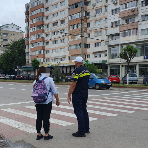 Mai mulți pietoni amendați pentru traversări neregulamentare