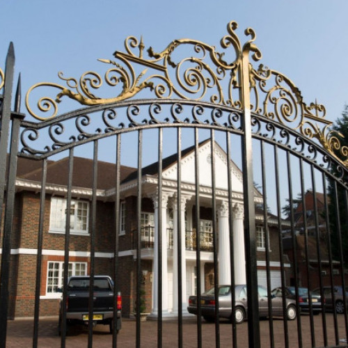 Super bogații din Marea Britanie se gândesc să părăsească țara din cauza schimbărilor fiscale