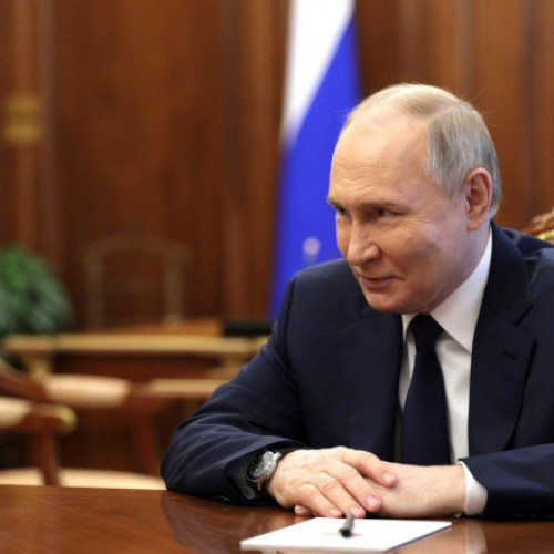 Vladimir Putin a glumit despre sprijinul său pentru Kamala Harris, afirmă ministrul rus de externe