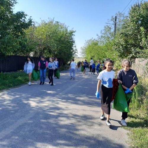 Acțiune de voluntariat în Finta cu ocazia Zilei Naționale a Curățeniei