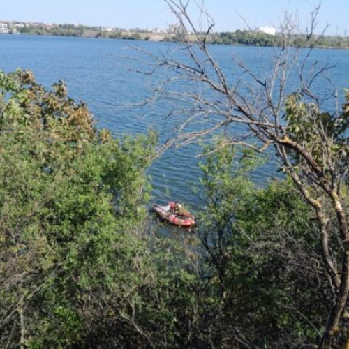 Un tânăr de 25 de ani a decedat după ce a căzut cu mașina în lacul Pantelimon