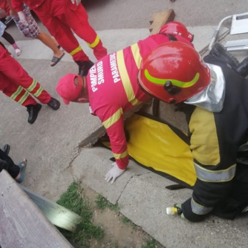 Investigatii in cazul unui barbat gasit decedat intr-un sant