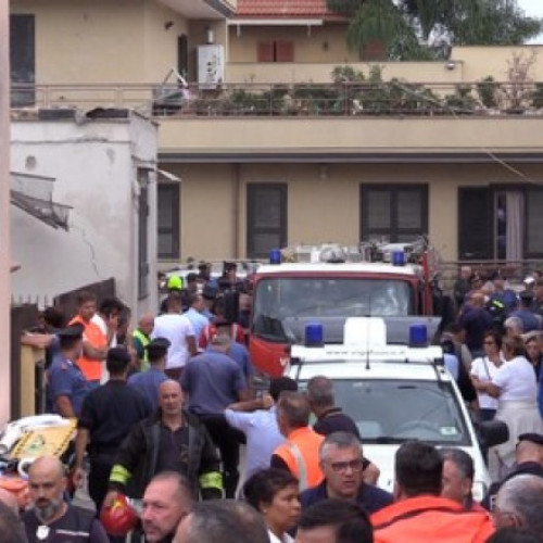 Tragicul accident de la Saviano: doi copii și tatăl lor, victimă a prăbușirii unei clădiri