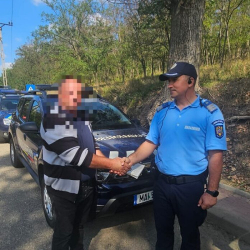 Jandarmul din Panciu returnează un portofel pierdut la hramul Mănăstirii Brazi