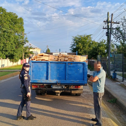 Șofer amendat și rămas fără lemne, după un control al poliției
