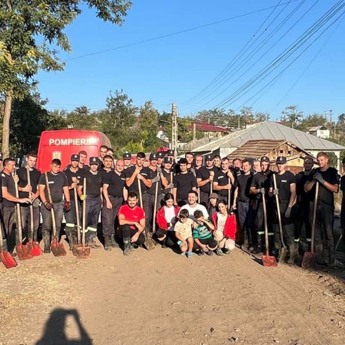 Pompierii din Alba se întorc acasă după misiunea din Galați