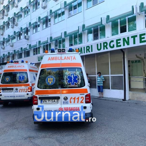 Accident rutier în Focșani: motociclist rănit