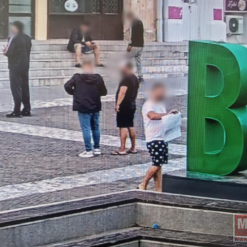 Un botosanean sancționat după ce a lipit un afis publicitar într-o zonă interzisă