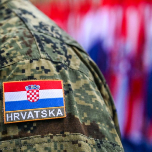 Guvernul croat reintroduce serviciul militar obligatoriu
