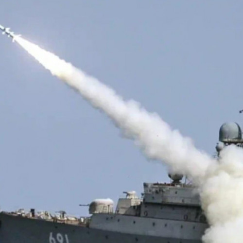 Rusia cheltuie lunar peste 1 miliard de dolari pentru rachete și drone