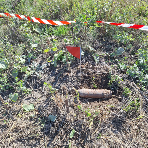 Descoperire periculoasă în Lozna: șase proiectile explozive găsite pe câmp
