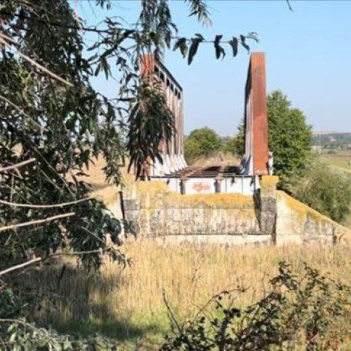 Proiectul feroviar din nordul Moldovei zace neterminat și afectat de hoții