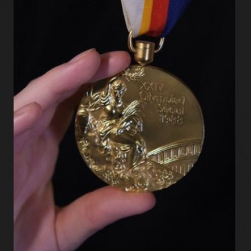 Fostul scrimer maghiar Laszlo Csongradi cere returnarea medaliei olimpice furate