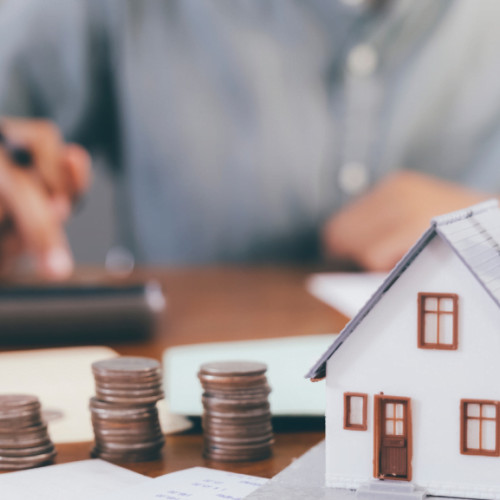 Rata medie a costului apartamentelor cu două camere în București scade