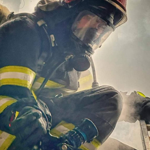 300 de locuri disponibile pentru tinerii care doresc să devină subofițeri pompieri