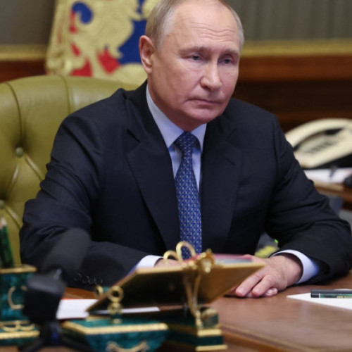 Vladimir Putin amenință cu utilizarea armelor nucleare în caz de atac