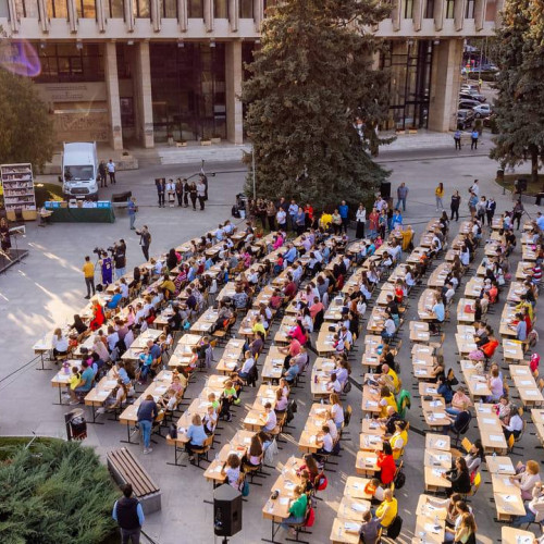 Coresi Târgoviște organizează "Marea Dictare" cu ocazia Zilei Mondiale a Educației