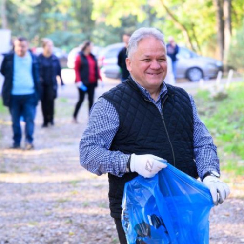 Județul Botoșani s-a implicat în campania națională de ecologizare "Let's Do It, România!"