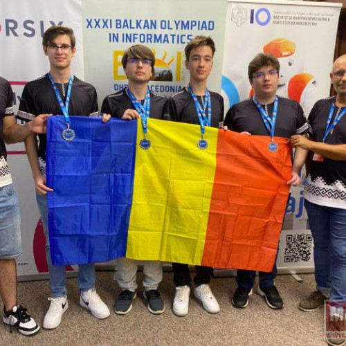 Doi botoșăneni sprijină elevii români la Olimpiada Balcanică de Informatică