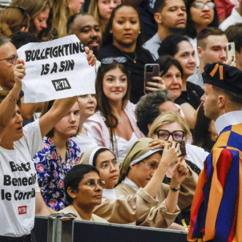 Protest în fața Papei Francisc la Luxemburg împotriva luptelor de tauri