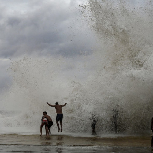 Uraganul Helene de gradul 4 lovește Florida, provocând avertismente de inundații catastrofale