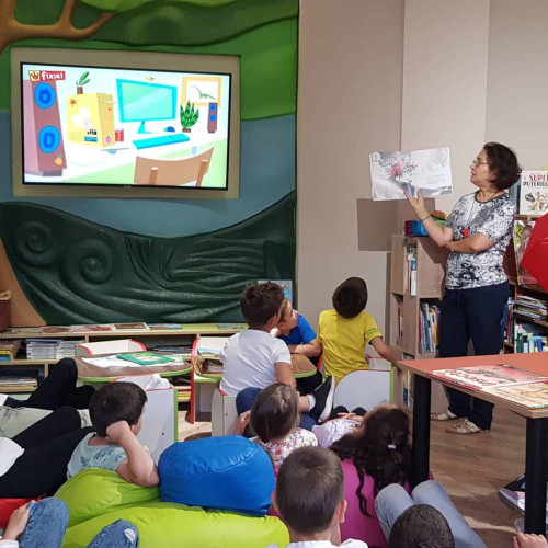 "Scoala Bobocilor" aduce bucurie la Centrul Cultural "Lucian Blaga" din Sebes