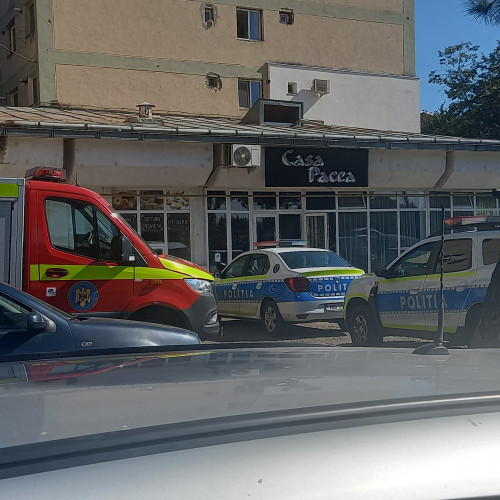 Intervenție a autorităților în Botoșani pentru o femeie baricadată în apartament