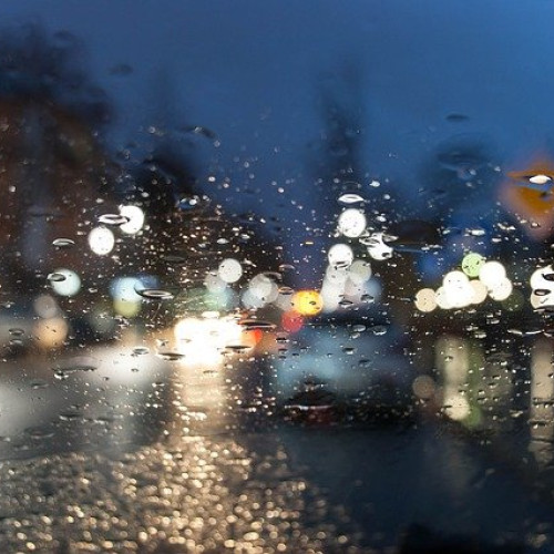 Avertizări meteorologice pentru București și 21 de județe din țară