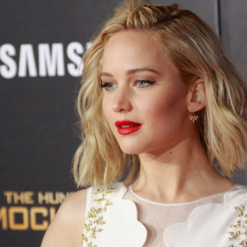 Jennifer Lawrence își arată sprijinul pentru Kamala Harris și Tim Walz în alegerile din 2024