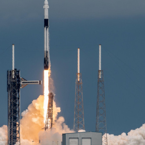 Capsula Dragon a SpaceX a decolat pentru a-i aduce acasă pe astronauții blocați pe ISS