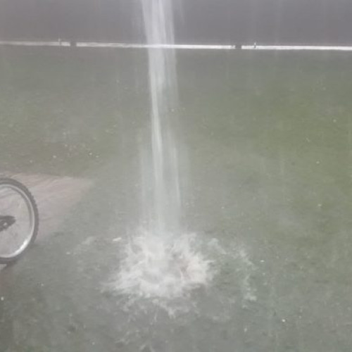 Avertizare cod roșu de ploi torențiale în zonele montane din Bacău, Neamț și Vrancea