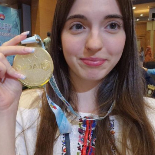 Focșaniul se mândrește cu două eleve premiate la Olimpiada Internațională de Chimie Aplicată