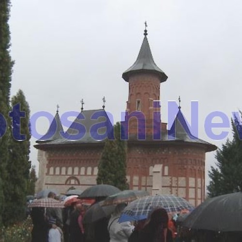 Două mănăstiri și o biserică din județul Botoșani sărbătoresc Acoperământul Maicii Domnului