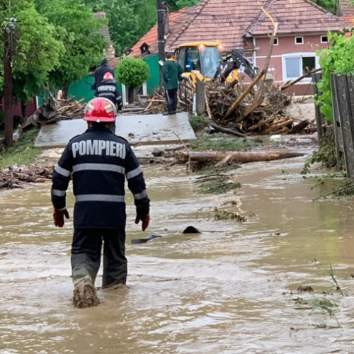 Efectele vremii severe afectează 90 de localități din 27 de județe