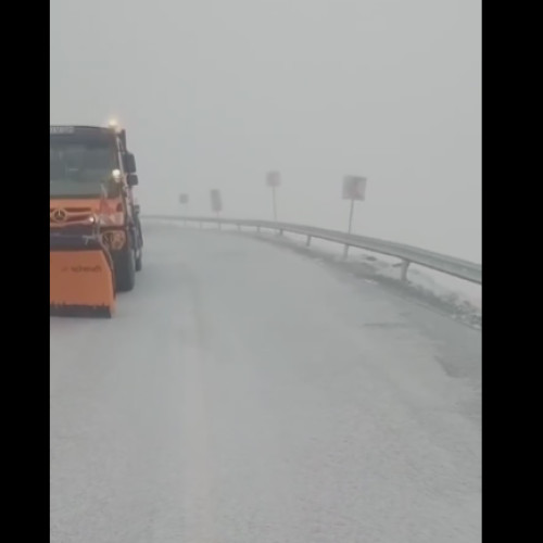 Tronsonul Ranca și Obârșia Lotrului de pe DN67C - Transalpina, acoperit de zăpadă